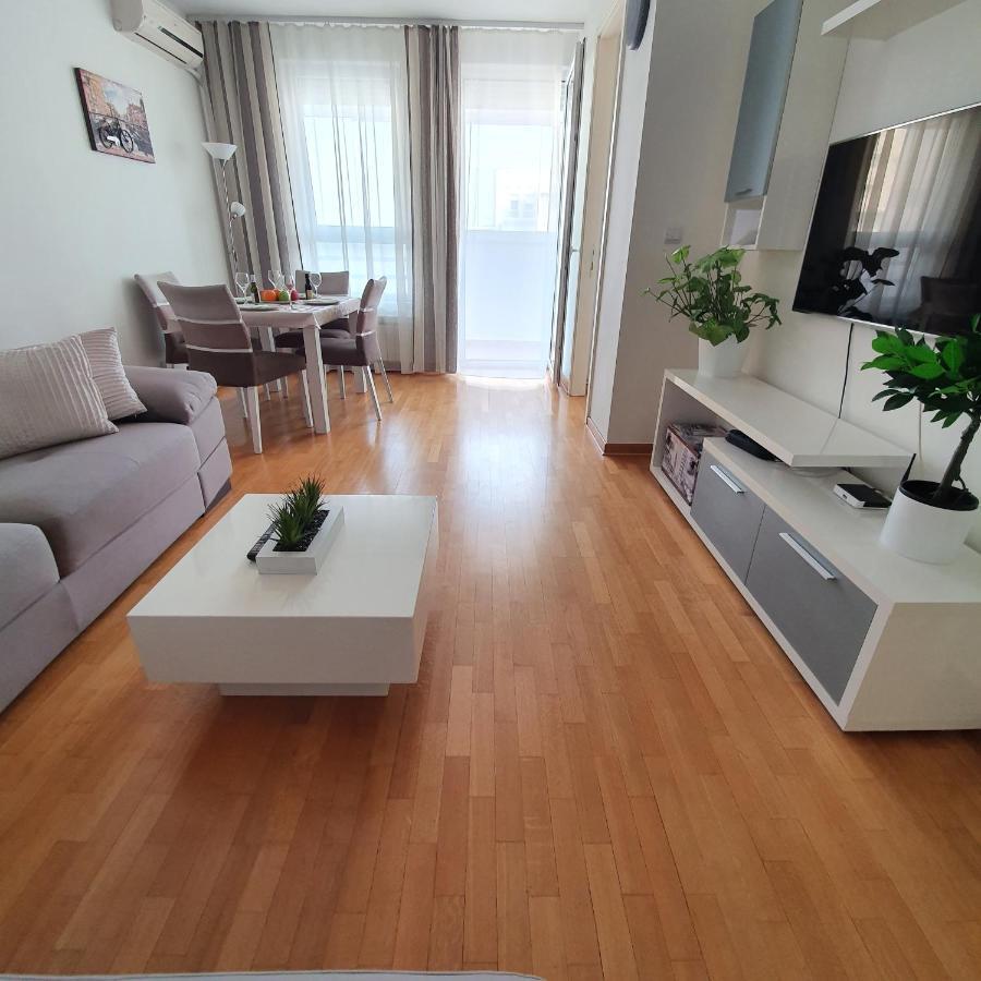 Royal Apartment Belvill Beograd Bagian luar foto