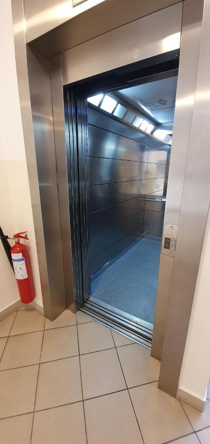 Royal Apartment Belvill Beograd Bagian luar foto